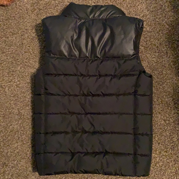 NWOT. Converse. Puffer vest. Girls. - Picture 4 of 4